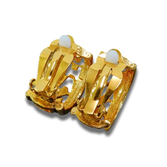 CHANEL Vintage Gold Cut Out Logo Clip On Earrings - Picture 7 of 12